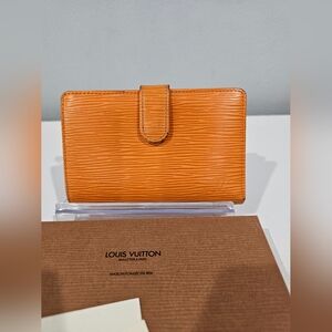 Louis Vuitton 2005 Epi Marigold Viennois Wallet